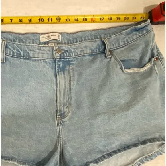 Abercrombie & Fitch Curve Love High Rise Mom Shorts Size 36 - Picture 9 of 13